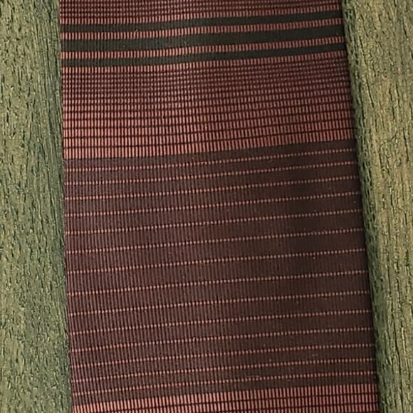 GUCCI 100% Silk Necktie - Burgundy - Picture 2 of 7